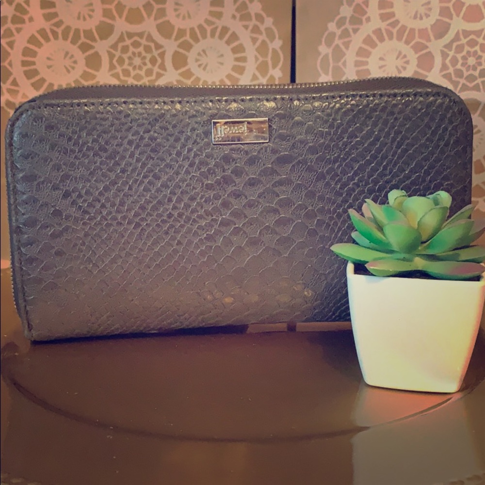 Thirty-One Jewel wallet